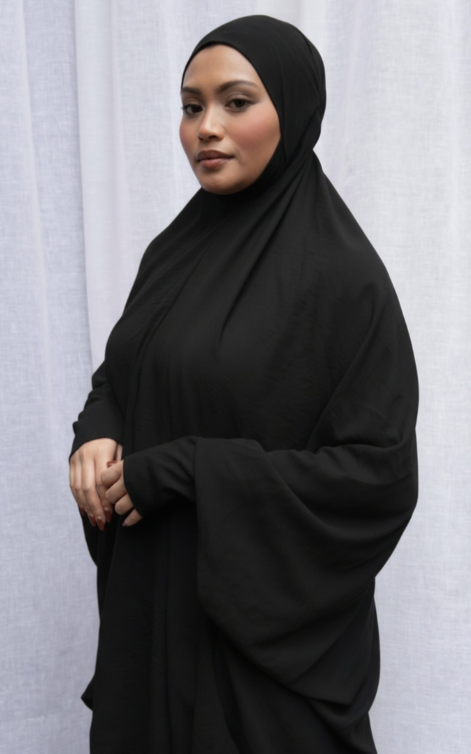 Modest Prayer Pullover - Black